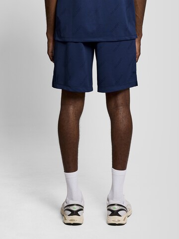 Lyle & Scott Regular Broek in Blauw