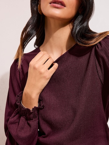 Friends Like These Blouse in Rood