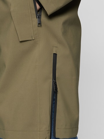 Covered Performance Jacket in Green