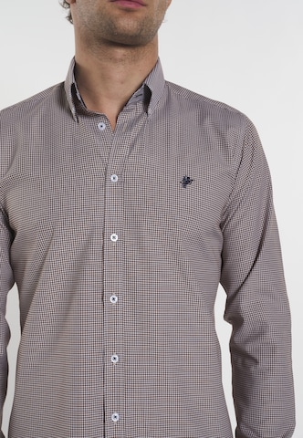 DENIM CULTURE - Ajuste regular Camisa 'Benjamin' en marrón