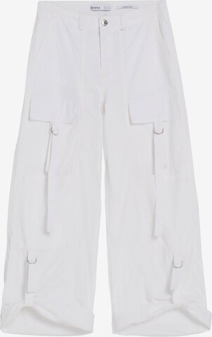 Bershka Loosefit Cargobroek in Wit: voorkant