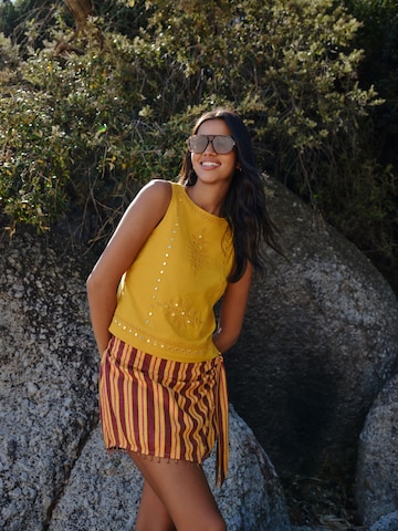 Next Top in Yellow