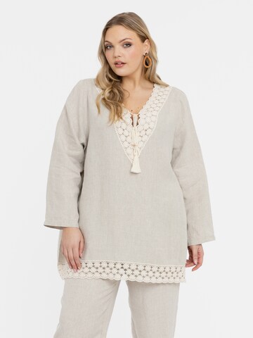 Yoek Blouse in Beige: voorkant