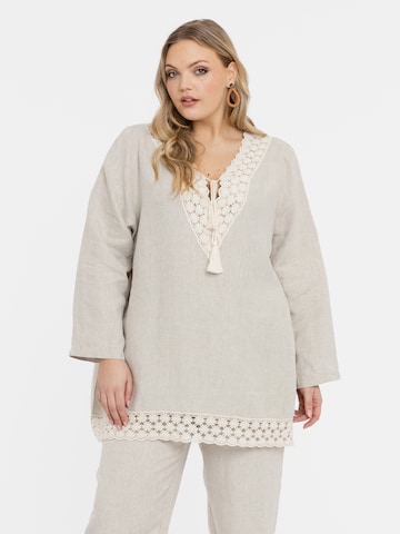 Yoek Blouse in Beige: front