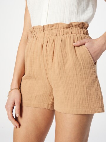 JDY Regular Shorts 'THEIS' in Braun