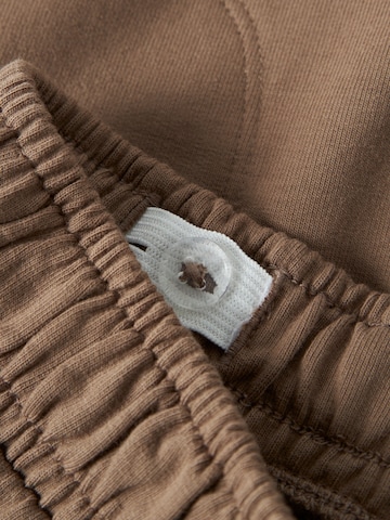 NAME IT - regular Pantalón en marrón