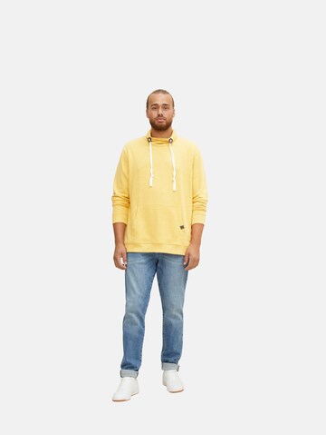 TOM TAILOR Men + Sweatshirt in Yellow