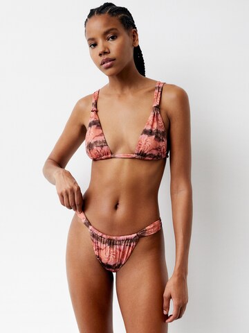 Pull&Bear Triangle Bikini Top in Red: front