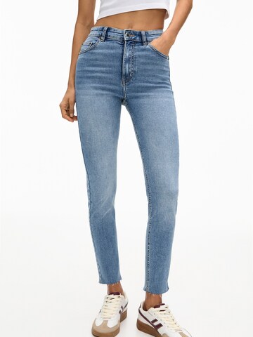 Pull&Bear Skinny Jeans in Blue: front