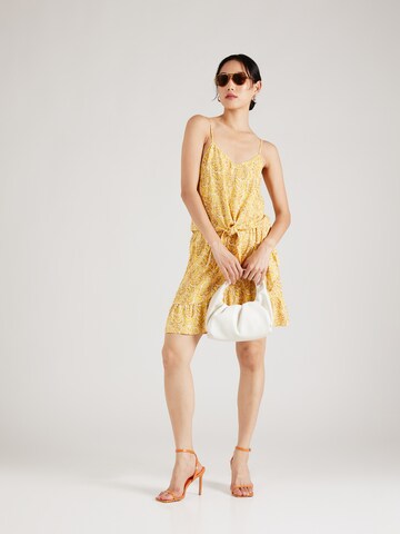 Top 'NOVA' di ONLY in giallo