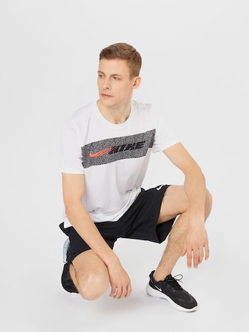 Tricou funcțional 'Superset Energy' de la NIKE pe alb