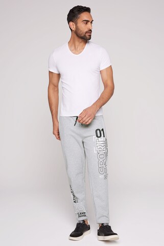 Effilé Pantalon CAMP DAVID en gris