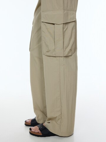 EDITED Regular Cargo Pants 'Wallis' in Green