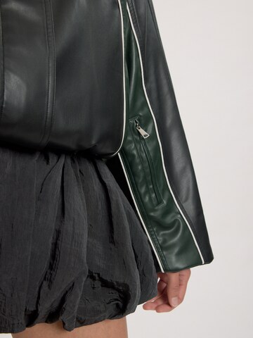 EDITED - Chaqueta de entretiempo 'Mahsuri' en verde