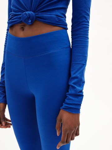 ARMEDANGELS Skinny Leggings FARIBAA in Blau