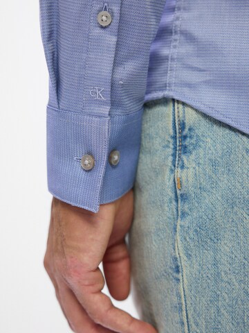 Calvin Klein Slim fit Ing 'ESNTL' - kék