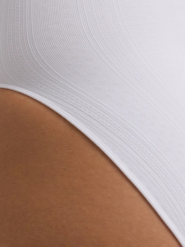 cfabBodi za oblikovanje 'T-Shirt Bodysuit Sculpting Shapewear with Briefs' - bijela boja