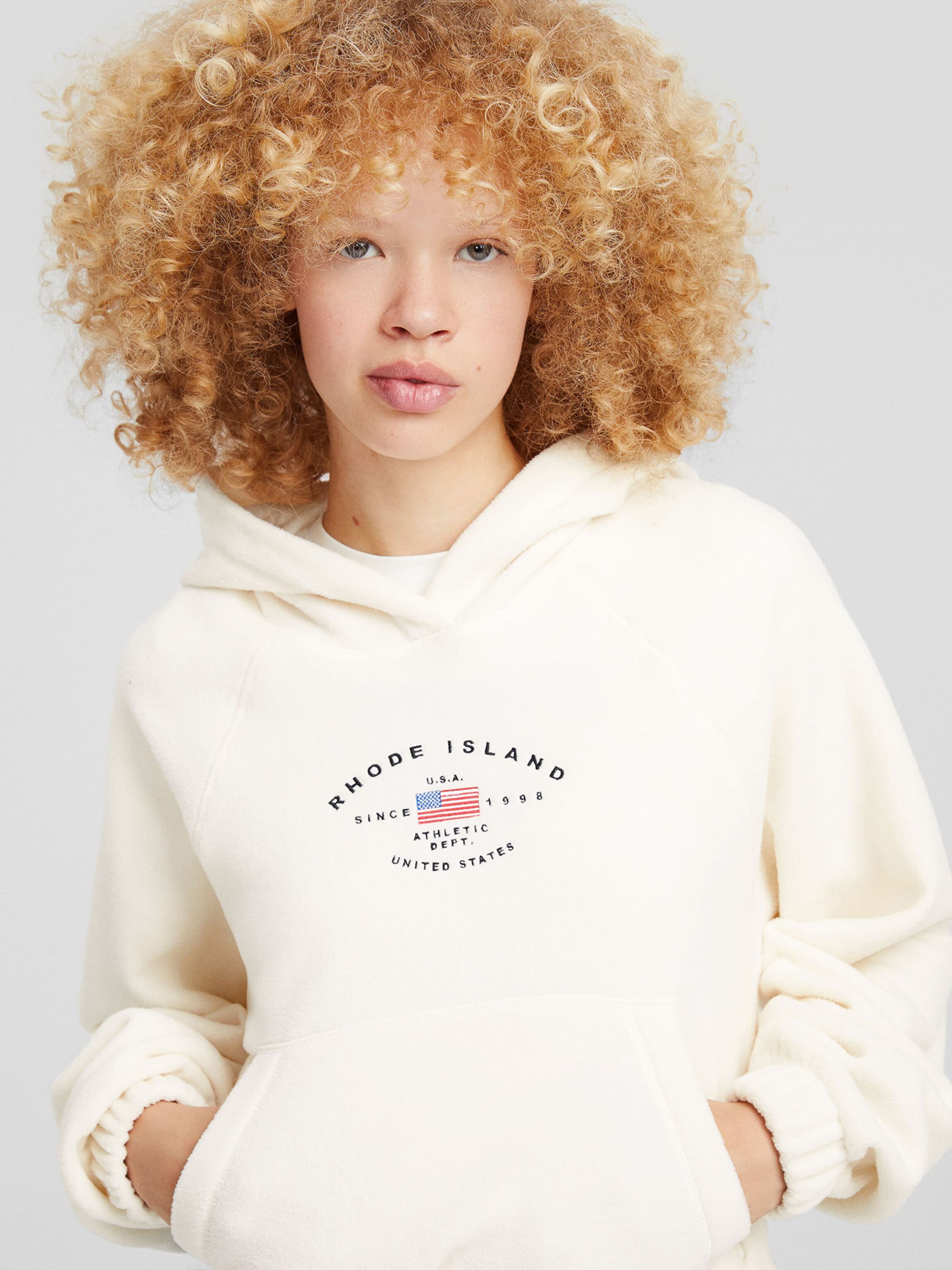 Bershka Felpa in Ecru ABOUT YOU