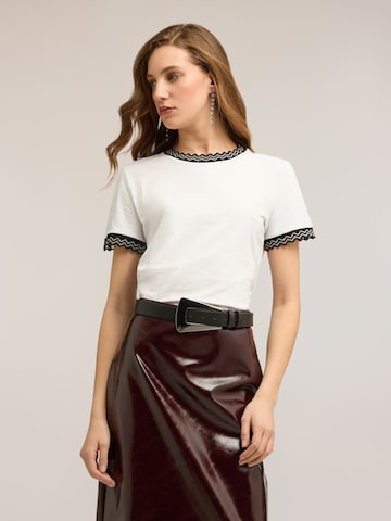 MOTIVI Shirt in White