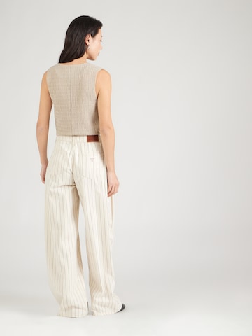 GUESS JEANS - Pierna ancha Pantalón vaquero plisado en beige