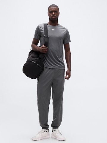 Regular Pantalon de sport Reebok en gris