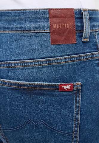 MUSTANG Regular Jeans ' Bermuda ' in Blau