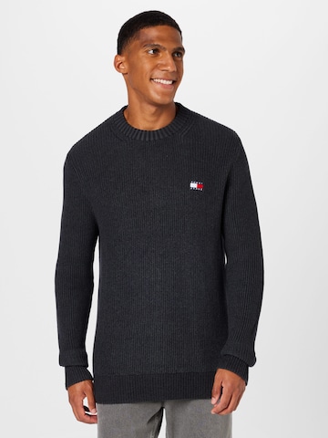 Tommy Jeans Sweater in Black: front