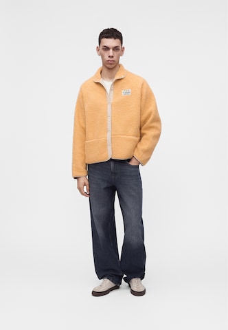 Veste en polaire 'Holiday Service' On Vacation en orange : devant
