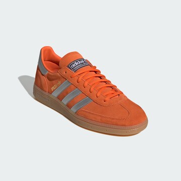 ADIDAS ORIGINALS Rövid szárú sportcipők 'Handball Spezial' - narancs