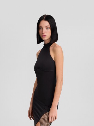 Rochie de seară de la Bershka pe negru: față