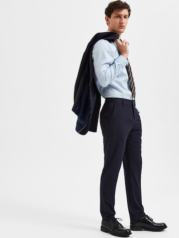 Coupe slim Pantalon à plis 'Liam' SELECTED HOMME en bleu