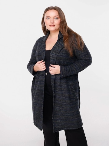 Manteau en tricot Shape Of You en noir