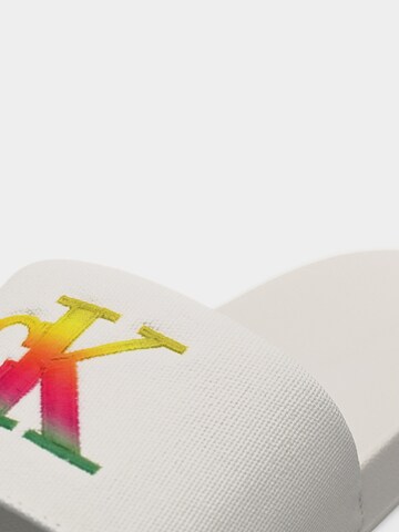 Calvin Klein Pantoletter 'ESSENTIAL' i hvid