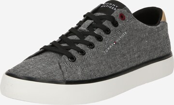 Baskets basses TOMMY HILFIGER en noir : devant