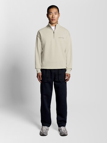 Lyle & Scott Sweatshirt in Beige