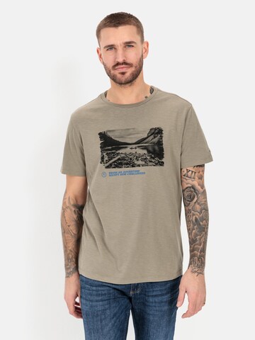 CAMEL ACTIVE T-Shirt mit Print aus nachhaltiger Baumwolle in Grün: Vorderseite