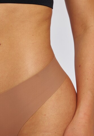 SNOCKS String in Brown