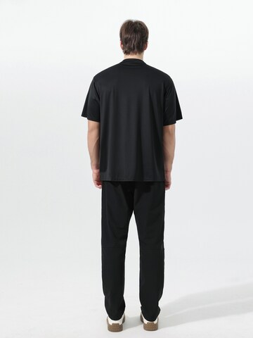 YOUTHUP Shirt 'Leibfrei' in Black