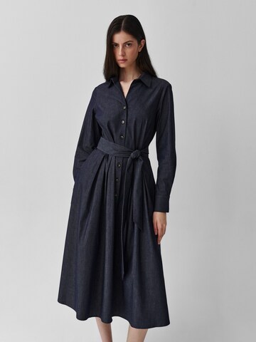 TATUUM - Vestido en azul: frente