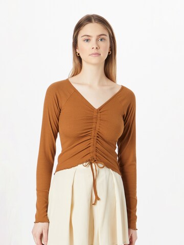 Sublevel Shirt in Brown: front