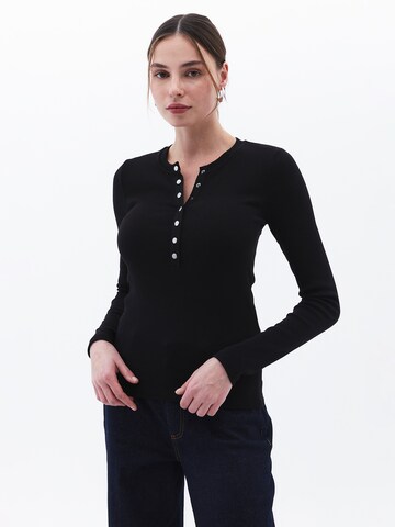 OXXO Shirt in Zwart