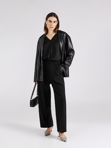 SOAKED IN LUXURY Halenka – černá