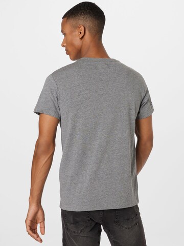 Superdry T-Shirt in Grau