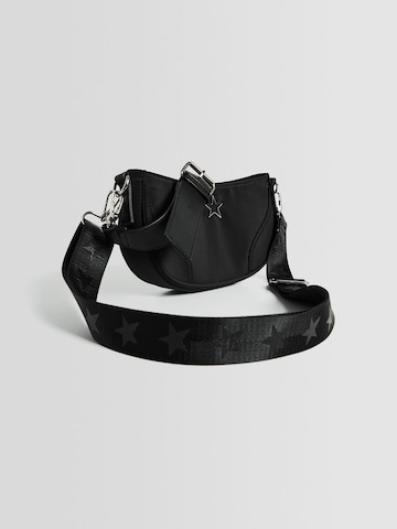 Bershka Schultertasche in Schwarz