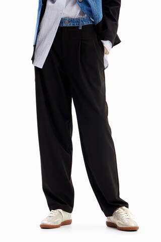 Desigual - Loosefit Pantalón plisado en negro: frente