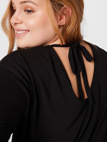 ABOUT YOU Curvy - Camiseta 'Piper' en negro