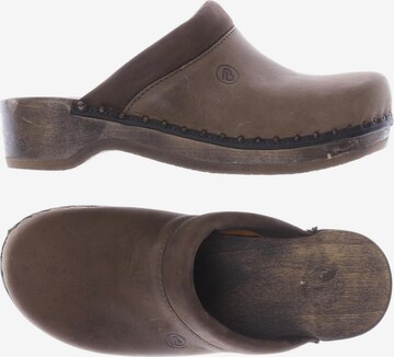 BERKEMANN Sandals & High-Heeled Sandals in 38 in Brown: front