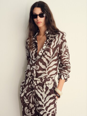 MANGO Blouse 'NEMO' in Bruin: voorkant