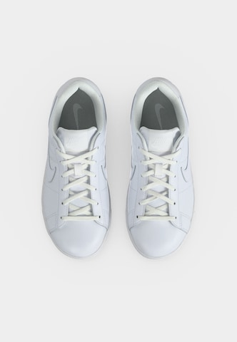 Nike Sportswear Кроссовки 'CLASSIC' в Белый