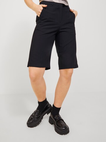 JJXX Regular Trousers with creases 'MARY' in Black: front